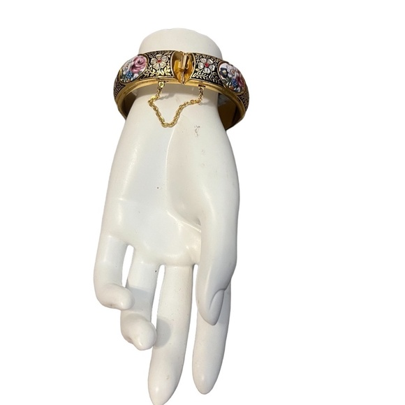 80s Floral Enamel Hinged Bangle Bracelet with a safety chain and black accents. - Picture 3 of 12